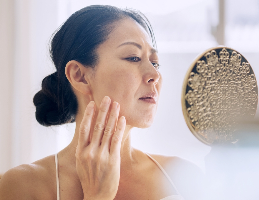 たるみに悩む女性